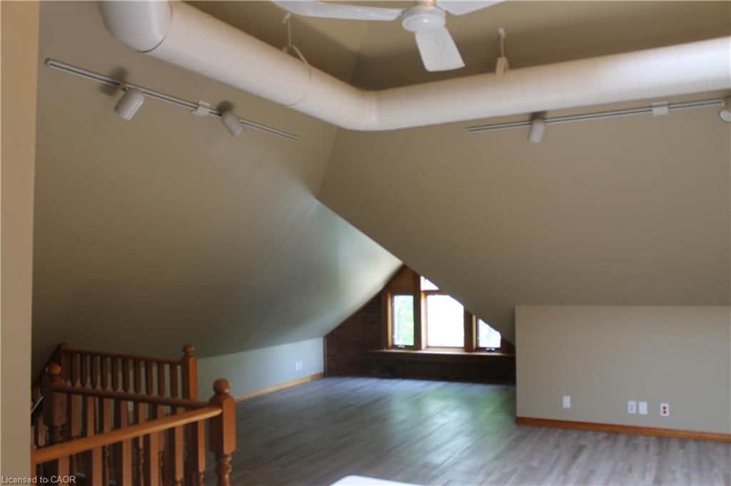 Unit 301 - 84 Main Street E, Grimsby 5