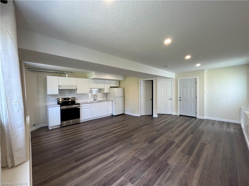 Unit A - 716 Karlsfeld Road, Waterloo 5