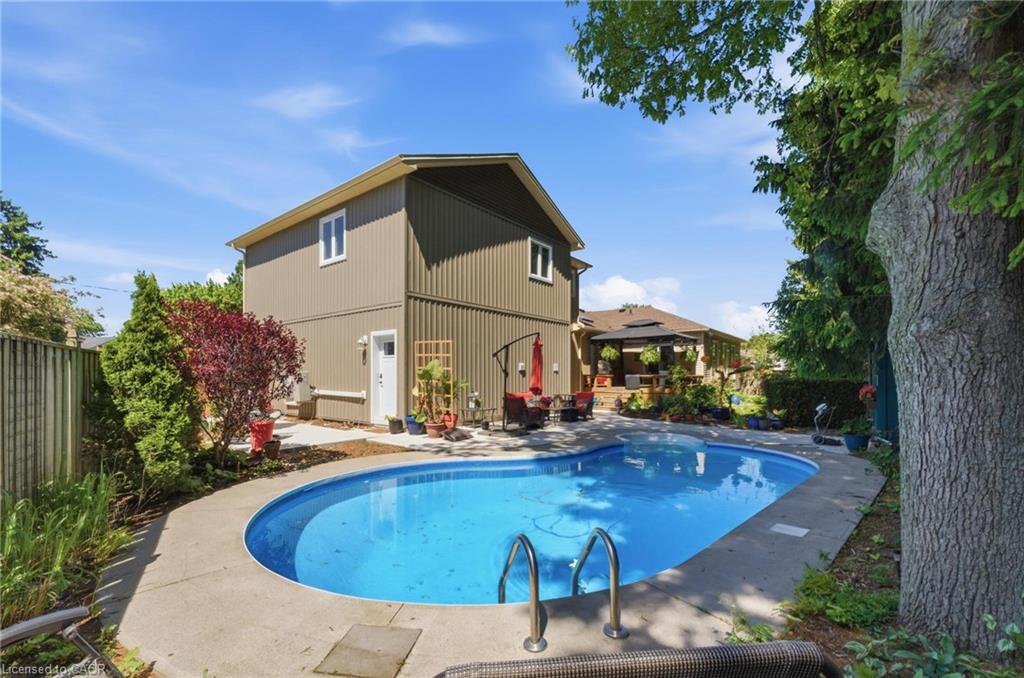 Unit UPPER - 82 Cumming Court, Ancaster 3