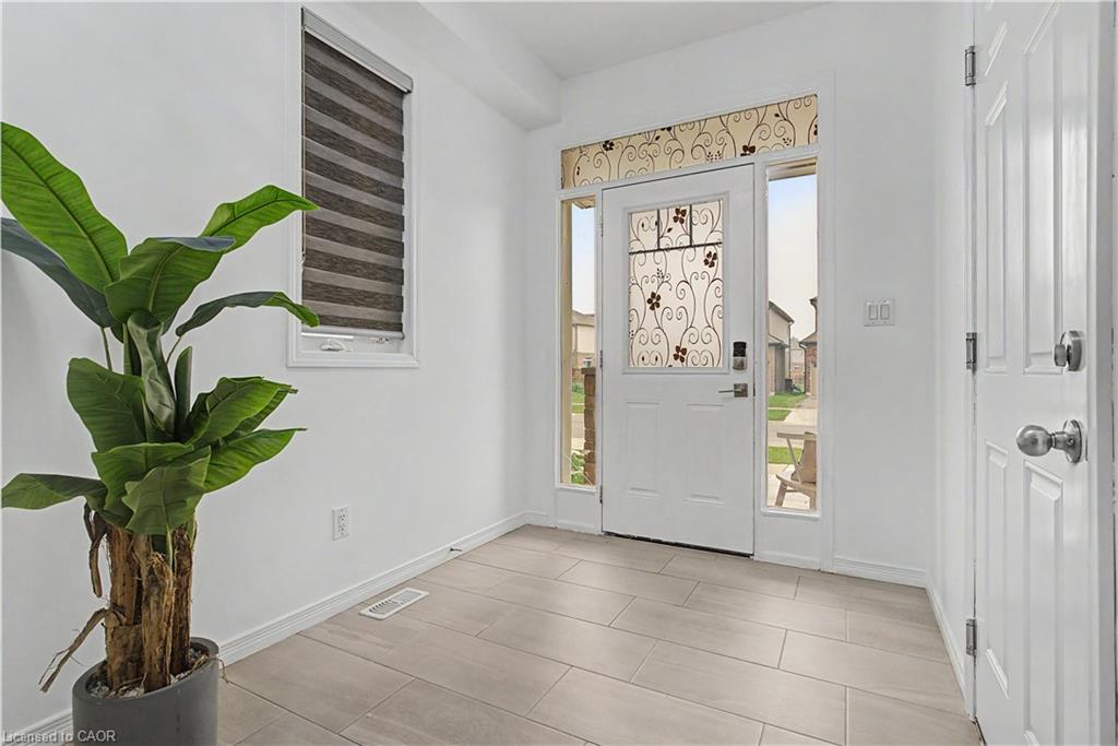 Unit A - 79 Beauchamp Drive, Cambridge 4