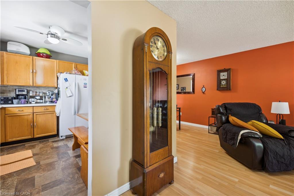 Unit Upper - 203 Commercial Street, Welland 5