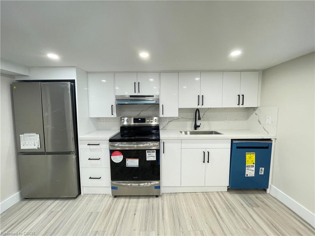Unit LOWER - 264 Thayer Avenue, Hamilton 4
