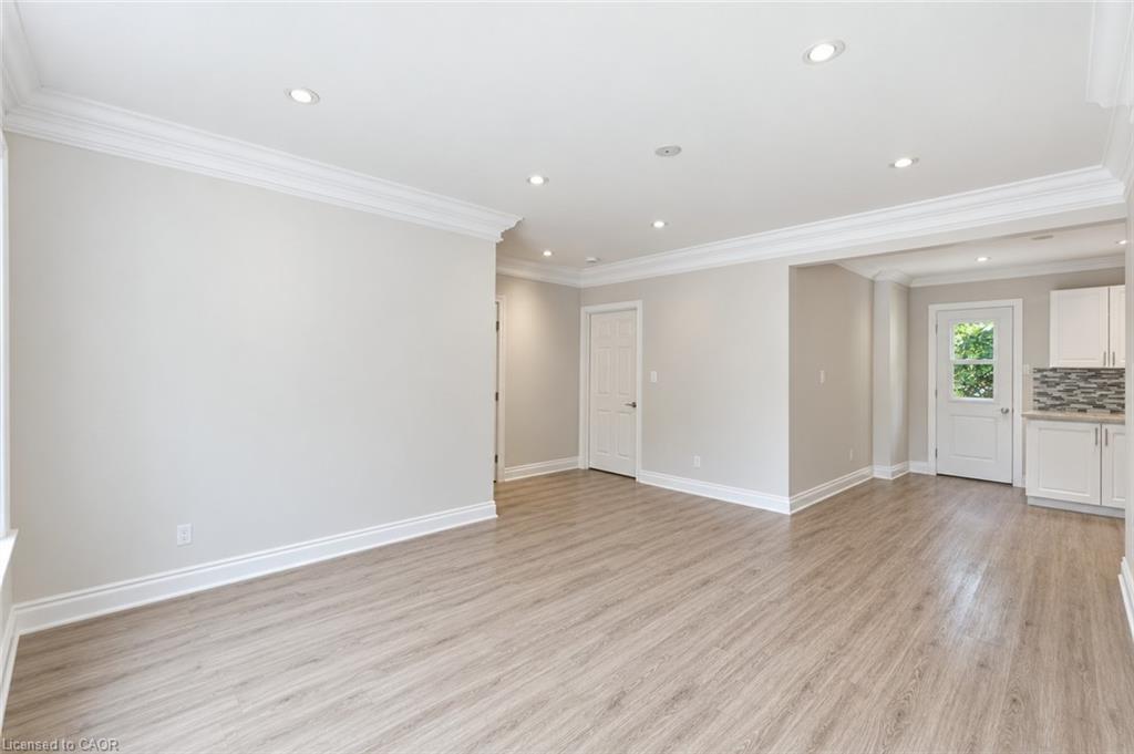 90 King Street W, Stoney Creek 2