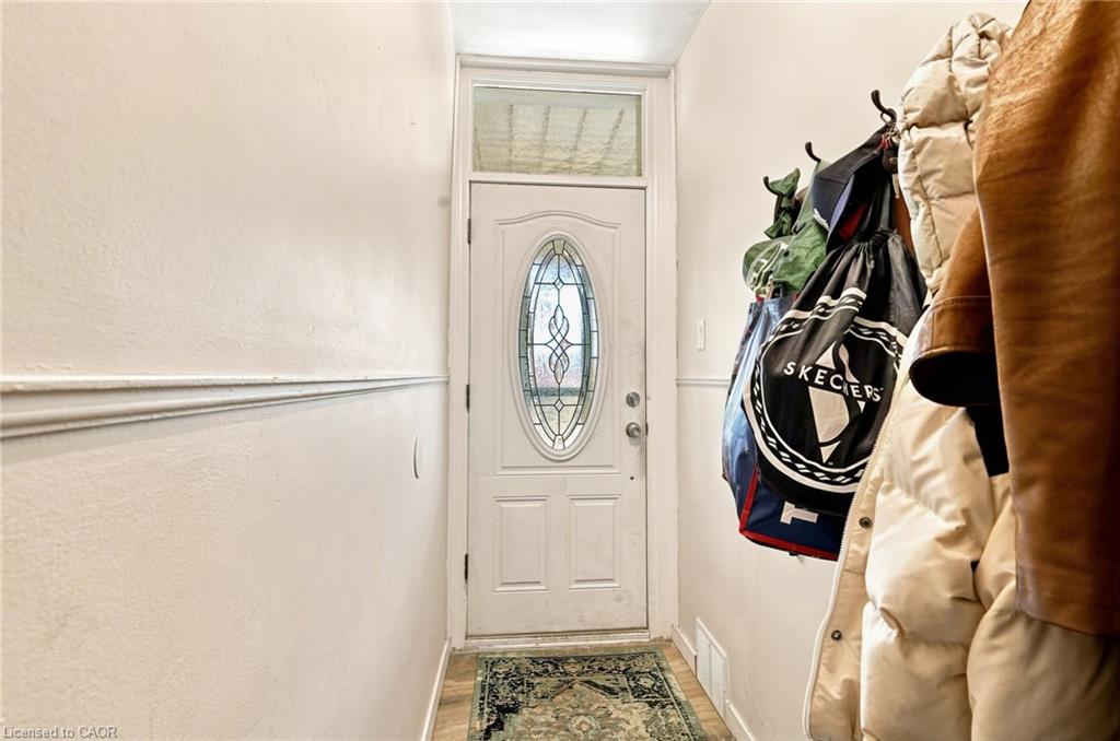 Unit Upper - 15 Clinton Street, Hamilton 5