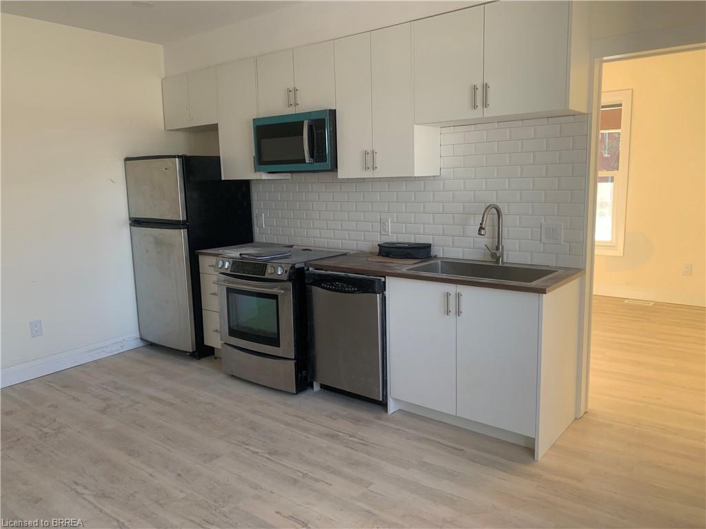 Unit B - 59 Church Street, Brantford 3