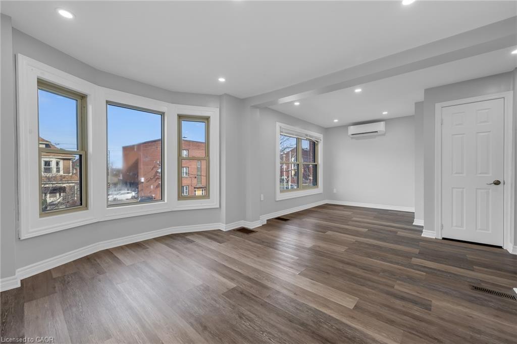 Unit UPPER - 9 Melrose Avenue S, Hamilton 5