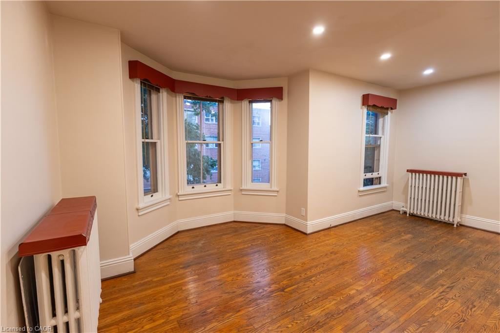 Unit Upper - 105 Erie Avenue, Hamilton 4