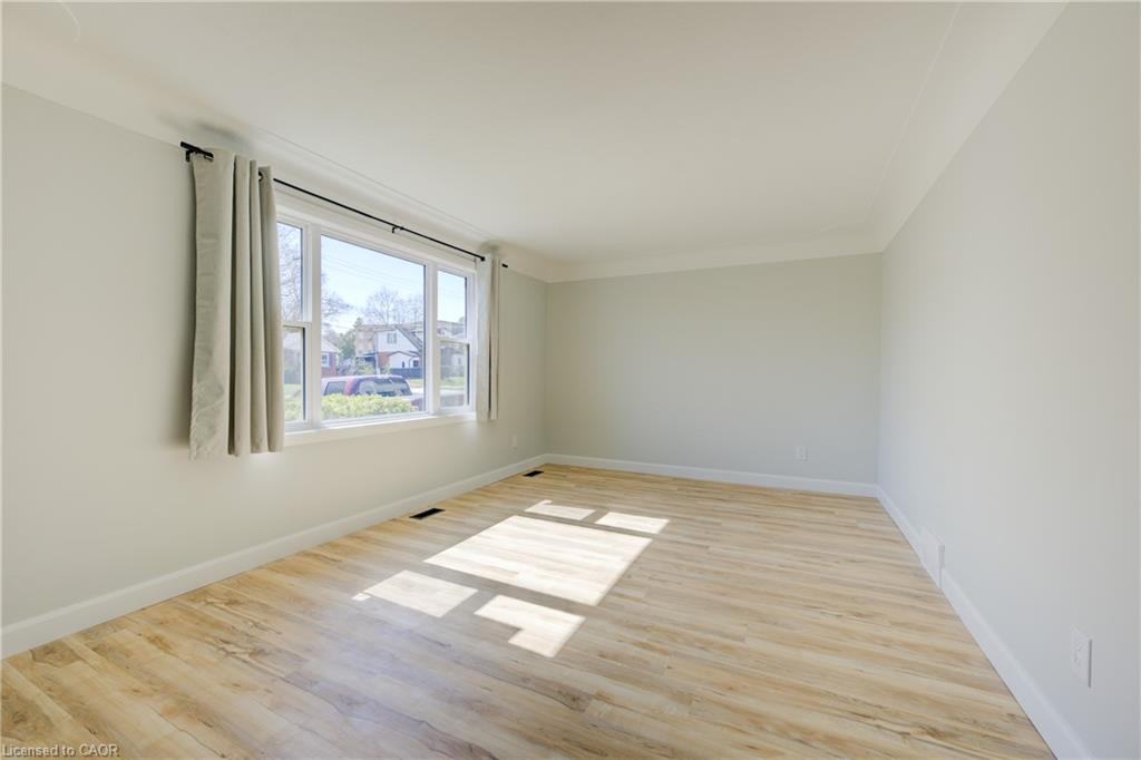 Unit Main - 320 Highland Road E, Kitchener 3