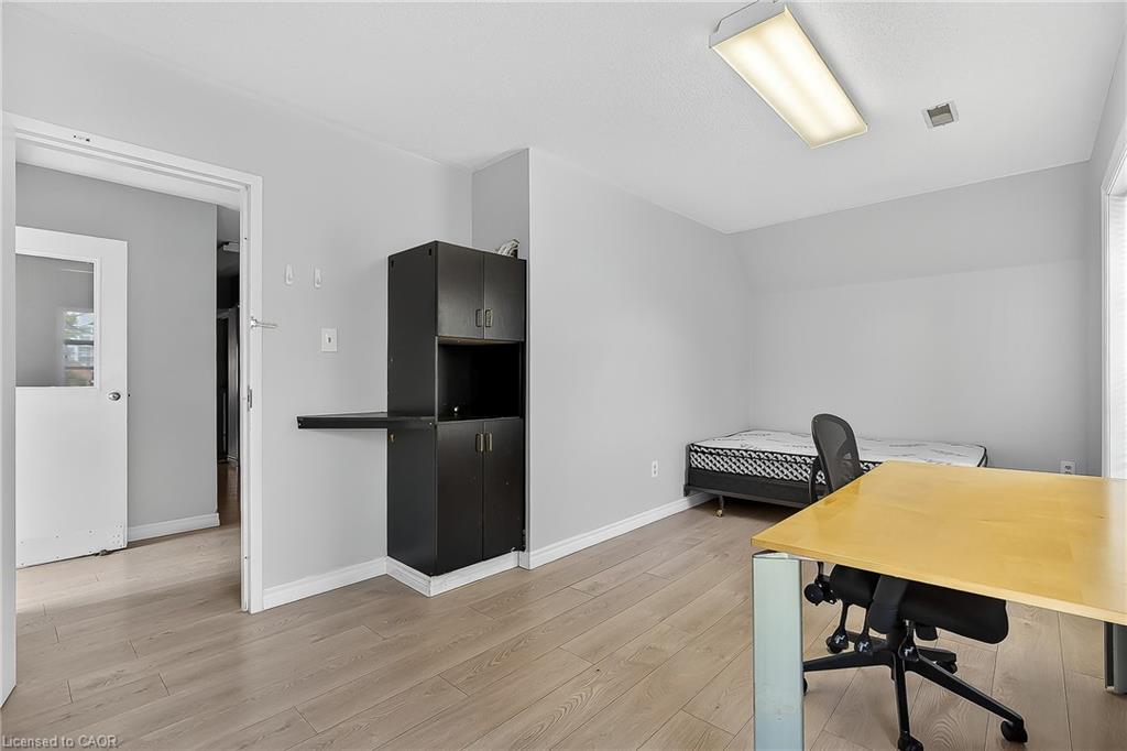 43 Dupont Street E, Waterloo 3
