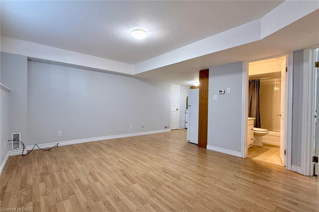 Unit A - 1202 King Street E, Cambridge 4