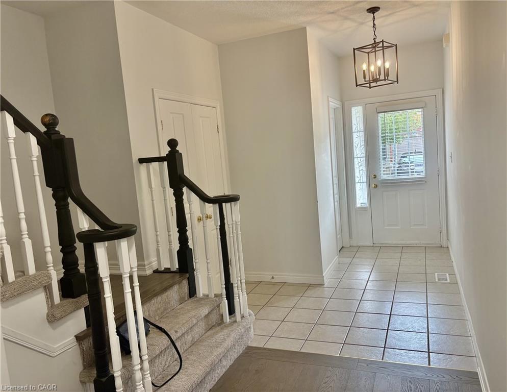 5325 Applegarth Drive, Burlington 3