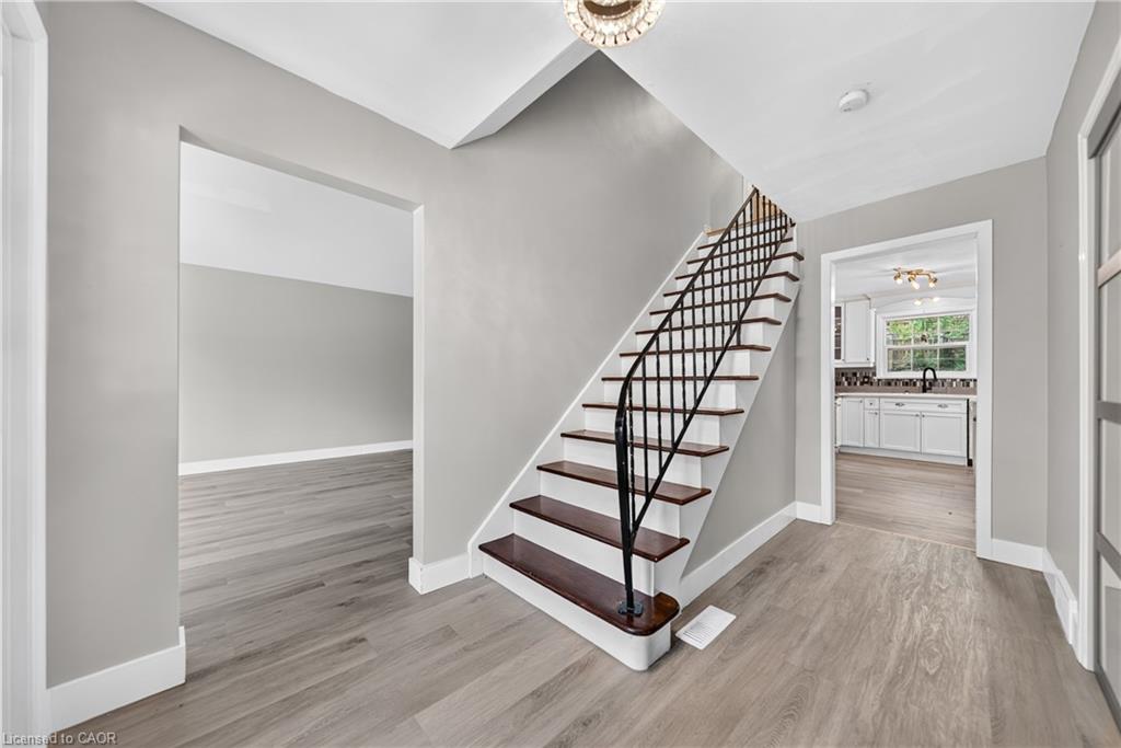 256 Shakespeare Drive, Waterloo 5