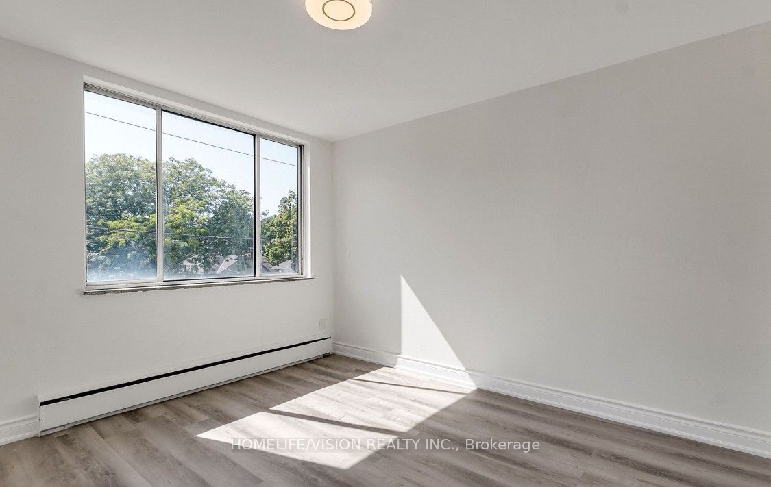 Unit 12 - 18 Kenrae Road, Toronto 3