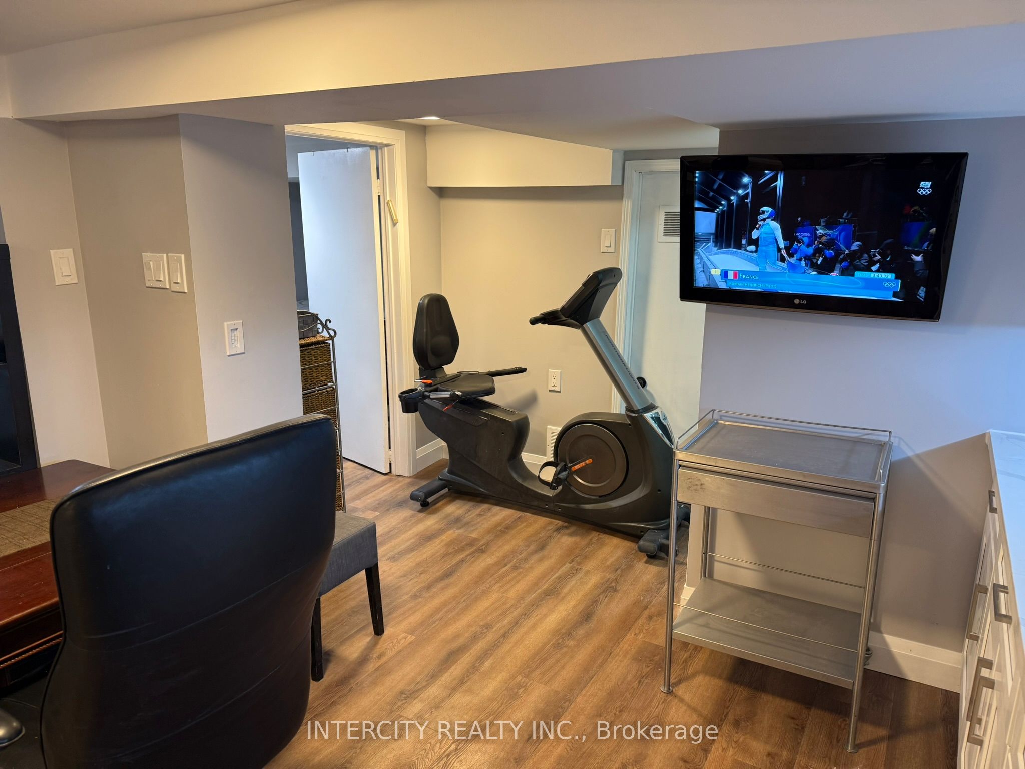 Unit 1 - 222 Combe Avenue, North York 5