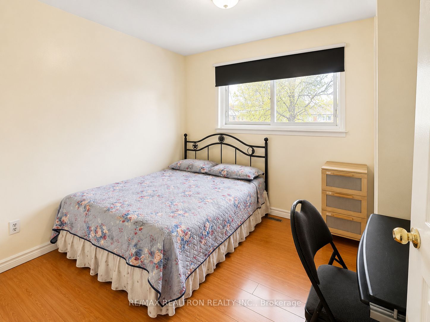 Unit B - 7 Fontainbleau Drive, North York 3