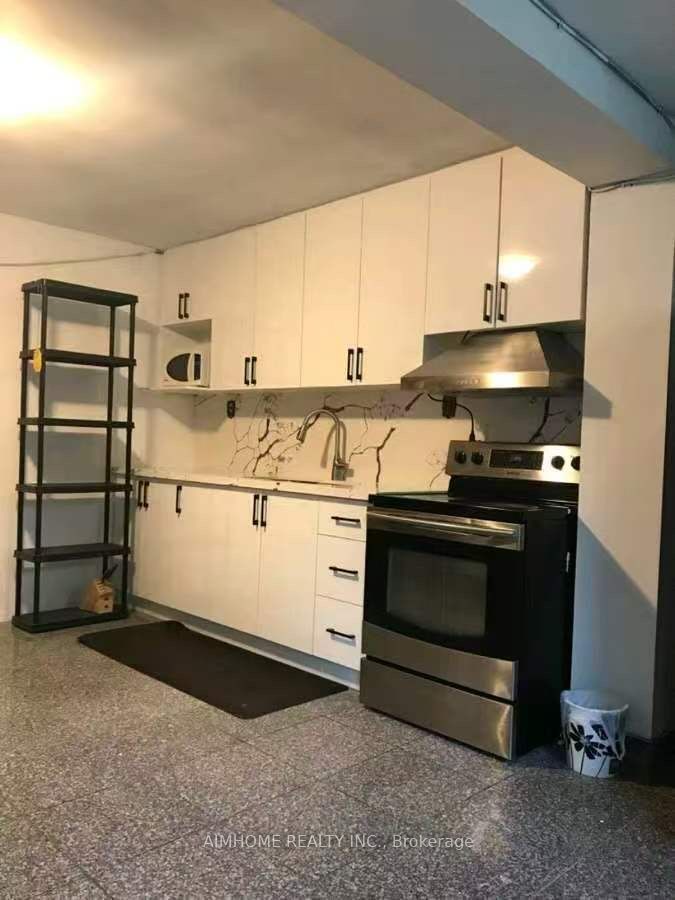 Unit MainFlr - 137A MARKHAM Street, Toronto 3