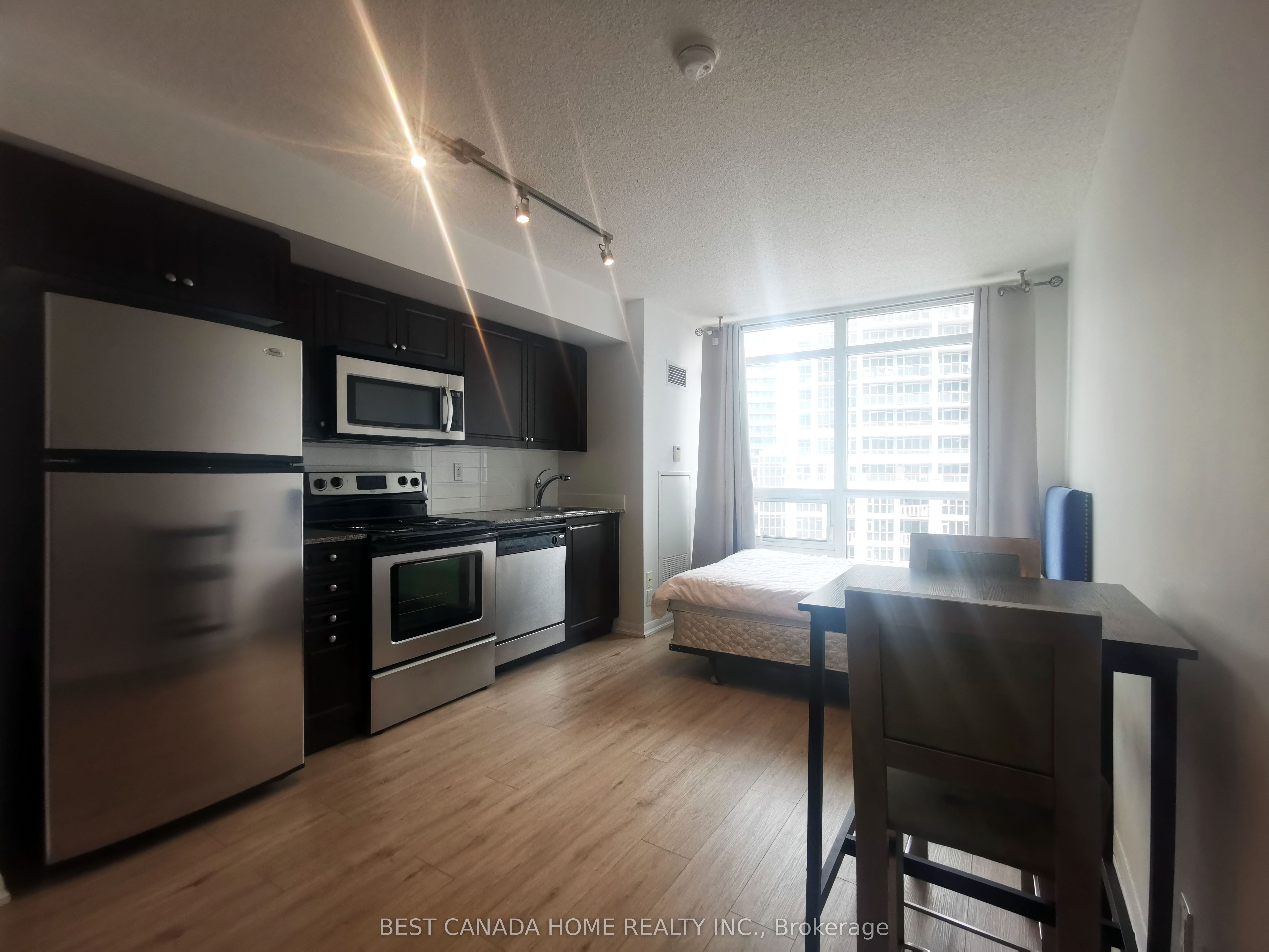Unit 675 - 209 Fort York Boulevard, Toronto 3