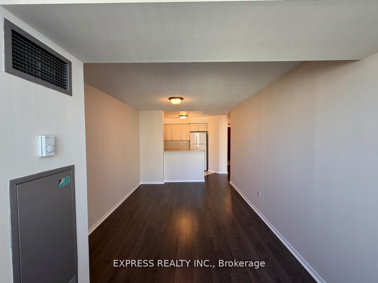 Unit 1106 - 29 Pemberton Avenue, North York 4