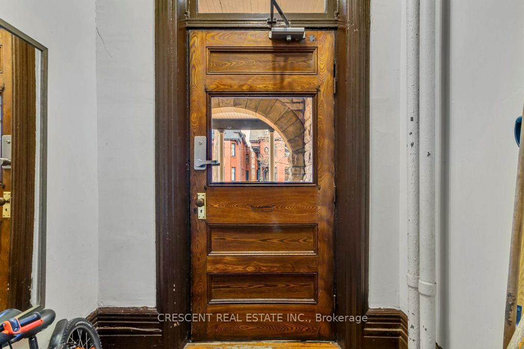 Unit Lower - 83 Madison Avenue, Toronto 4