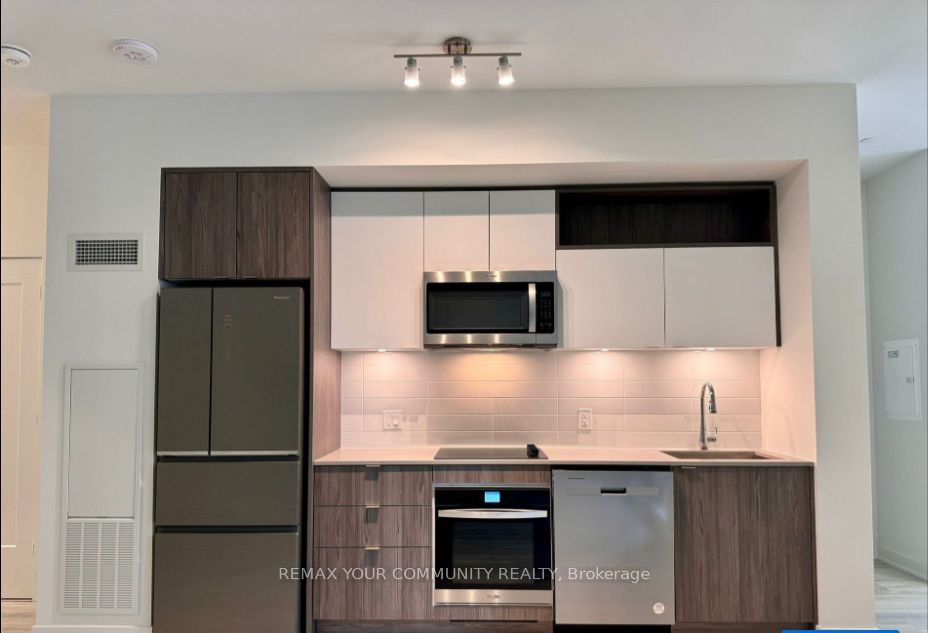 Unit 102 SE - 60 Princess Avenue, Toronto 2