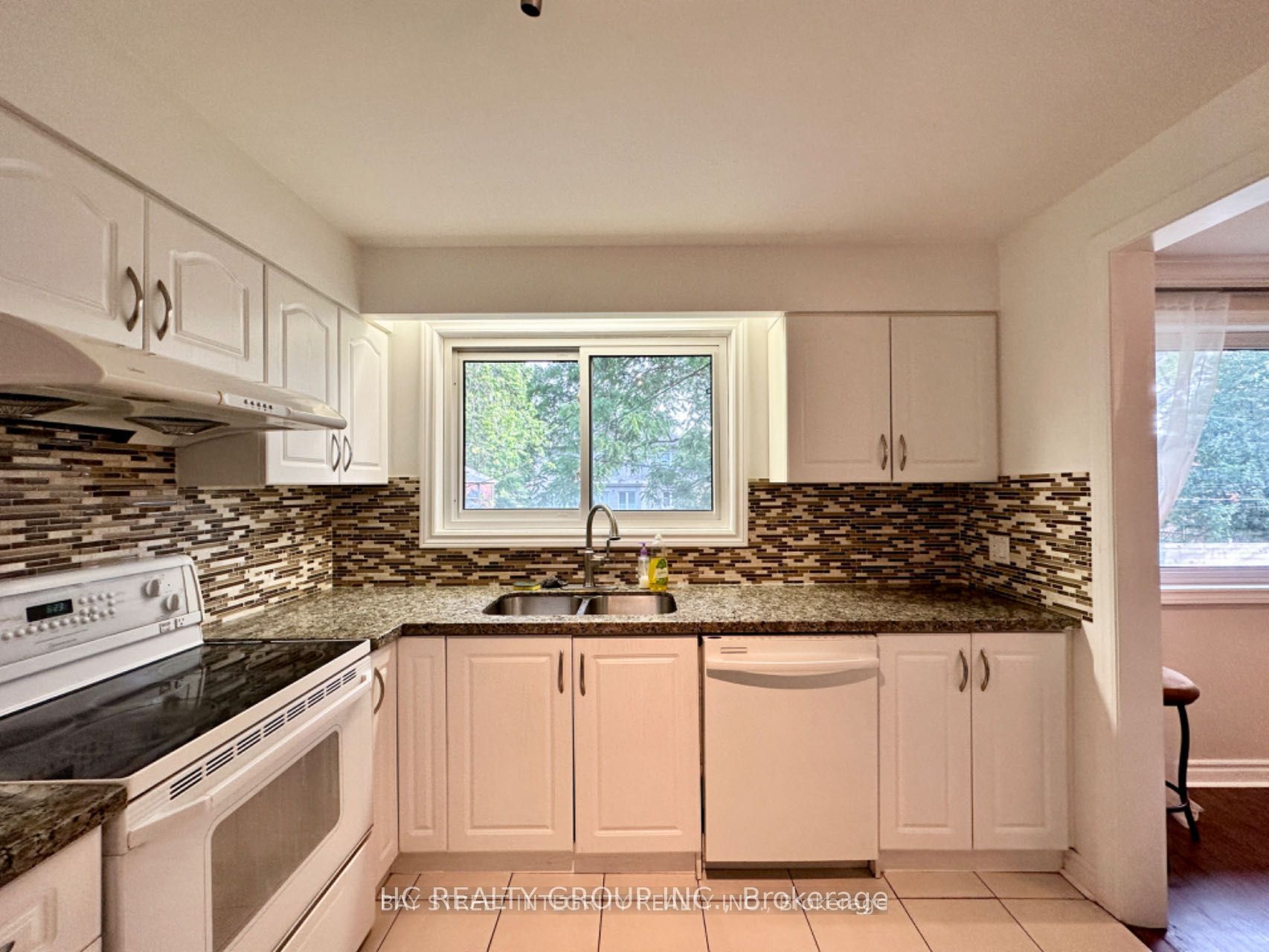 35 Lailey Crescent, North York 5