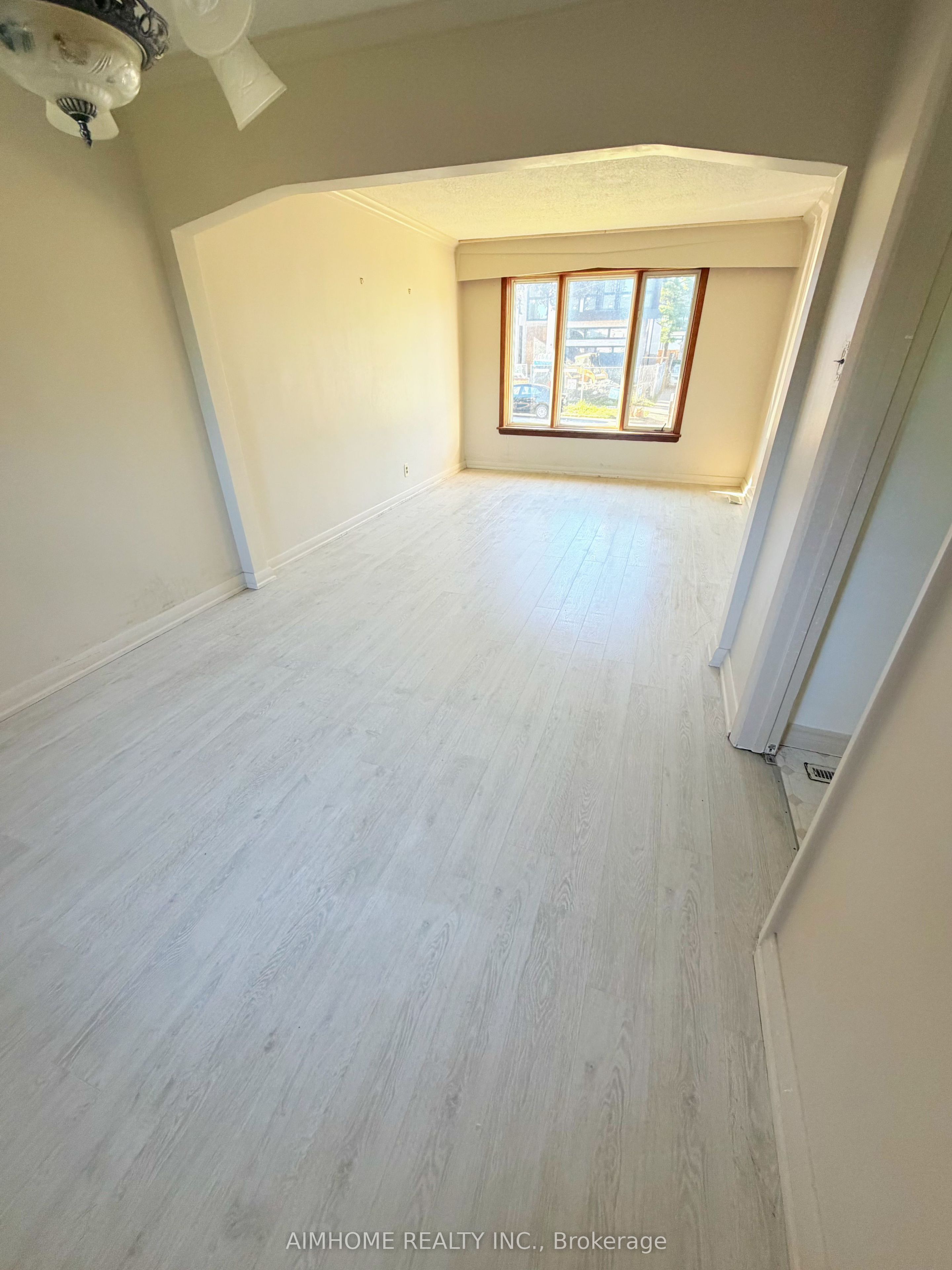 481 Hounslow Avenue, North York 3