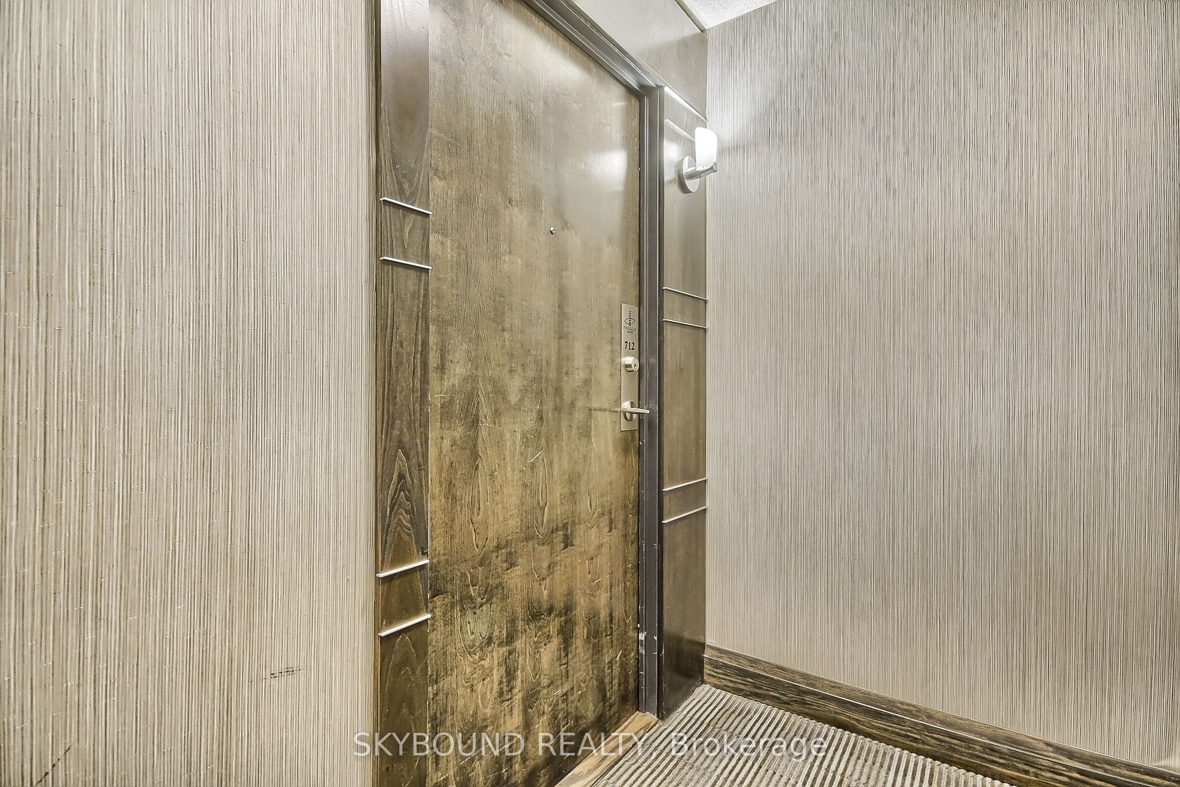 Unit 712 - 33 Bay Street, Toronto 5