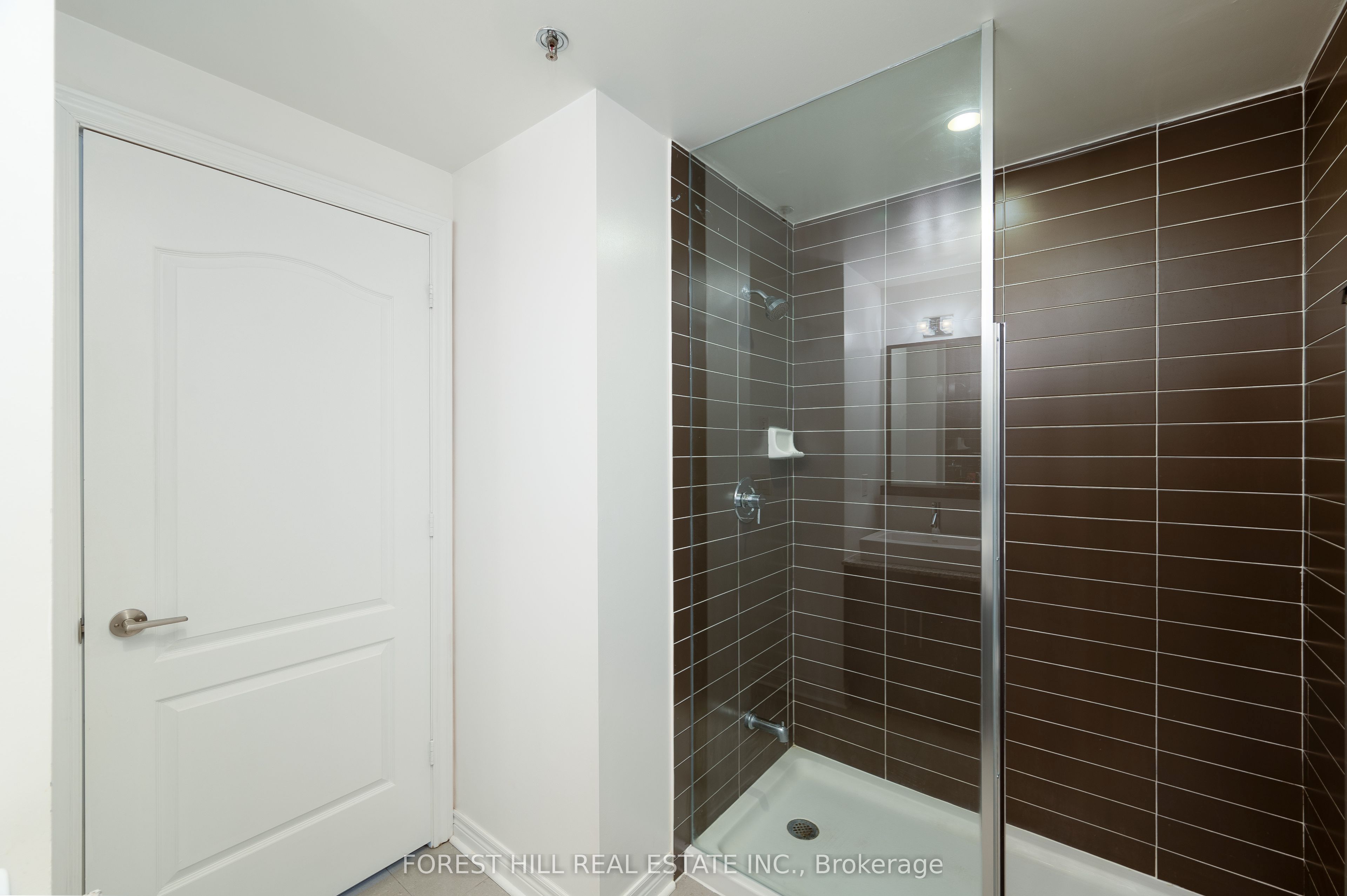Unit 510 - 2756 Old Leslie Street, North York 5