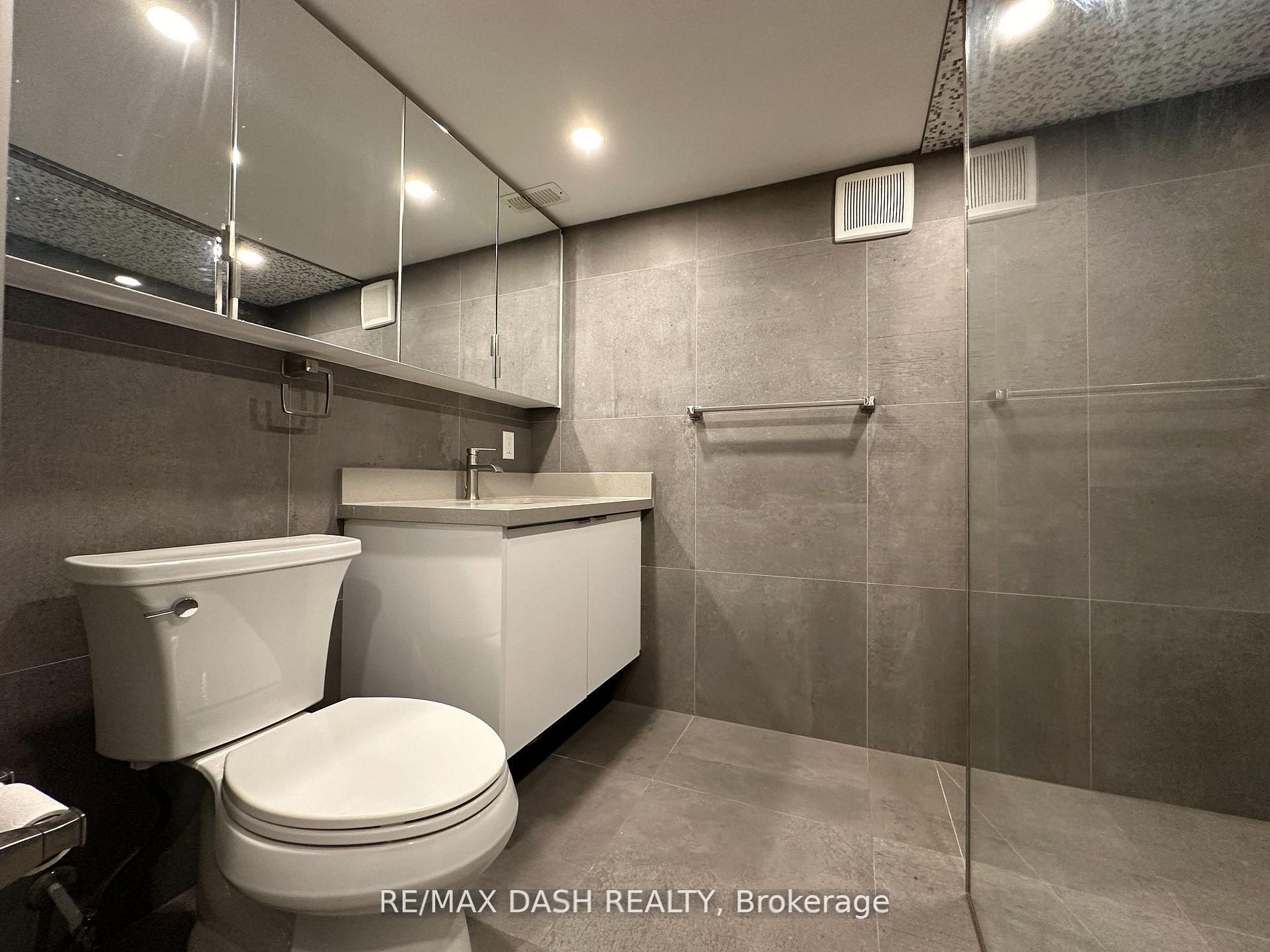 Unit BSMT - 725 Palmerston Avenue W, Toronto 5