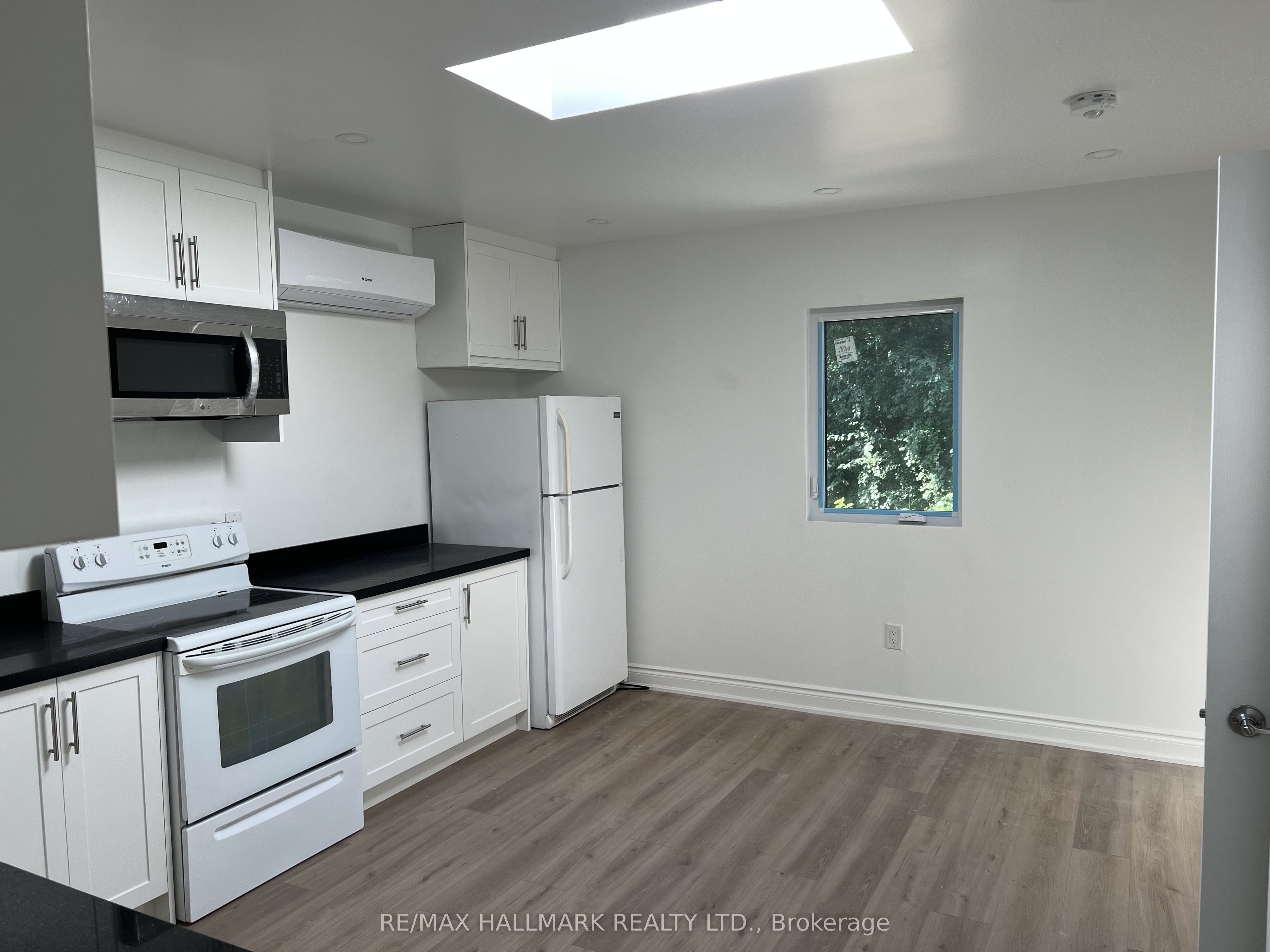 48R Bradgate Road, North York 5