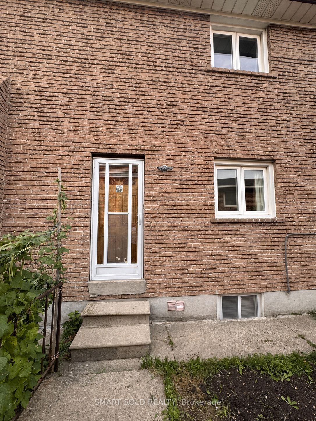 243 Shawnee Circle, North York 3