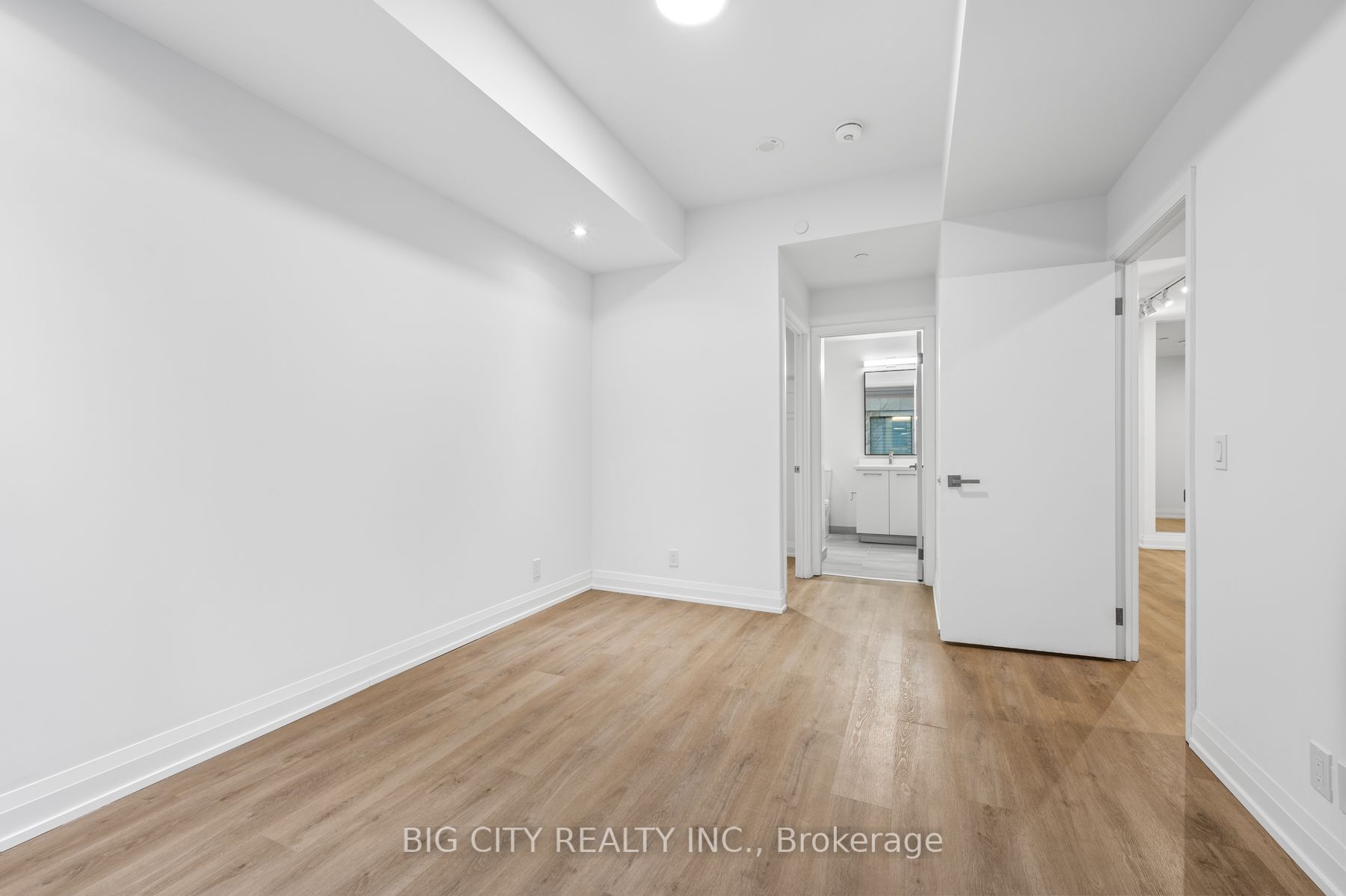 Unit M04 - 36 Brentcliffe Road, Toronto 3