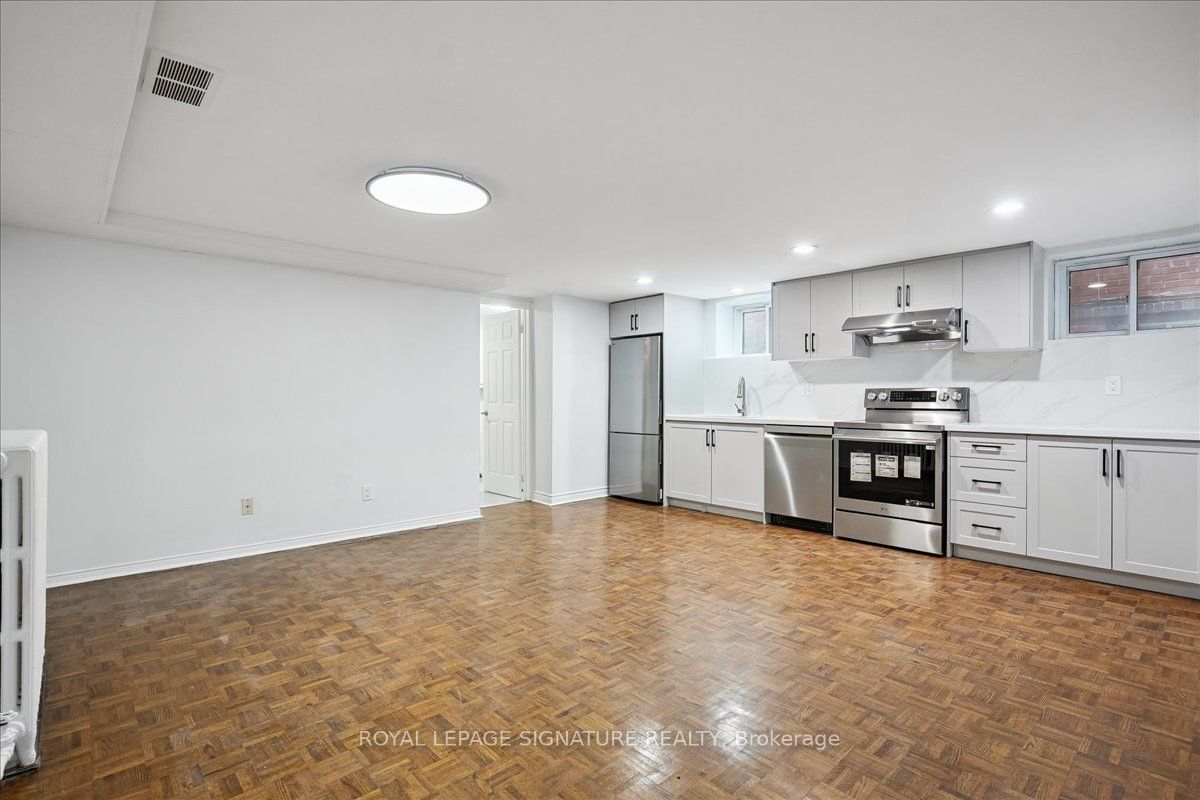 Unit Lower - 12 Castle View Avenue, Toronto 3