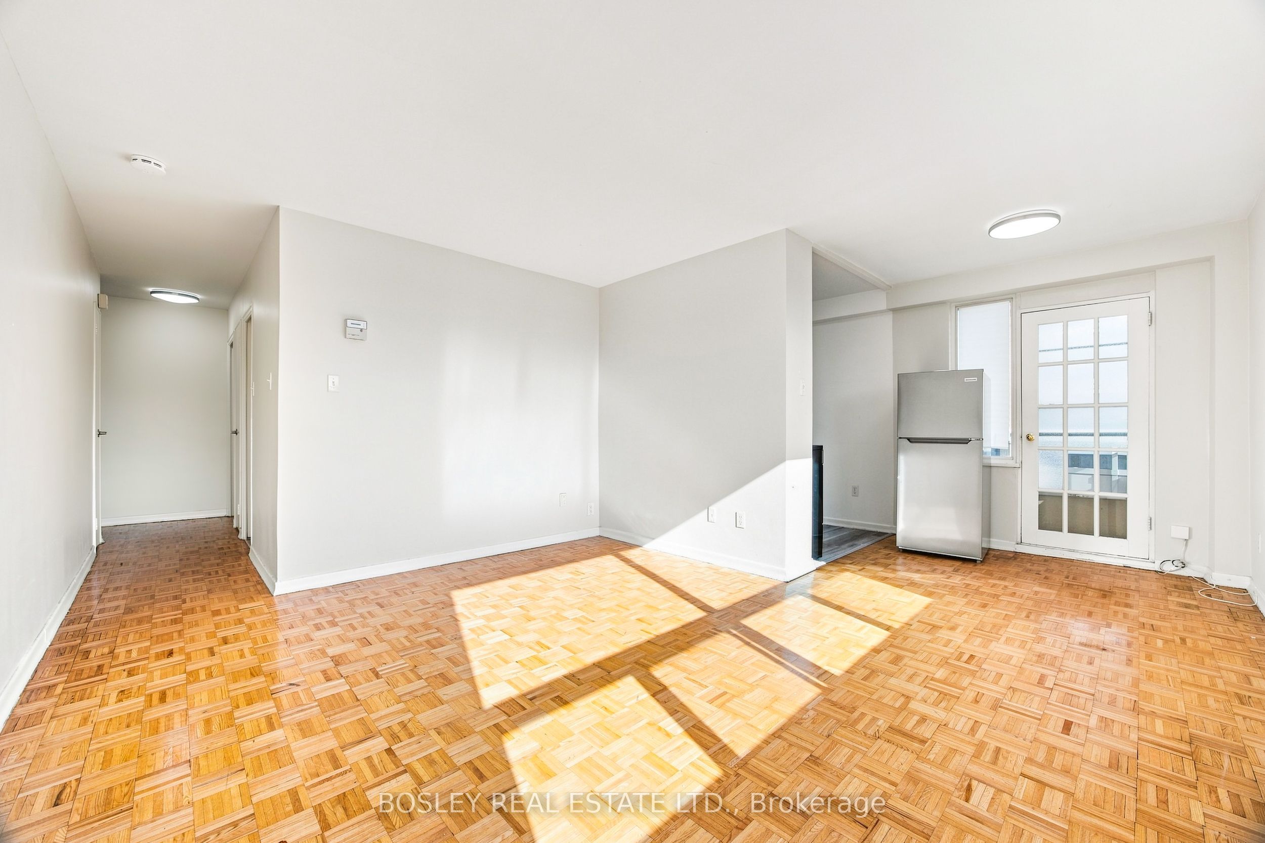 Unit 310 - 85 Lawton Boulevard, Toronto 4