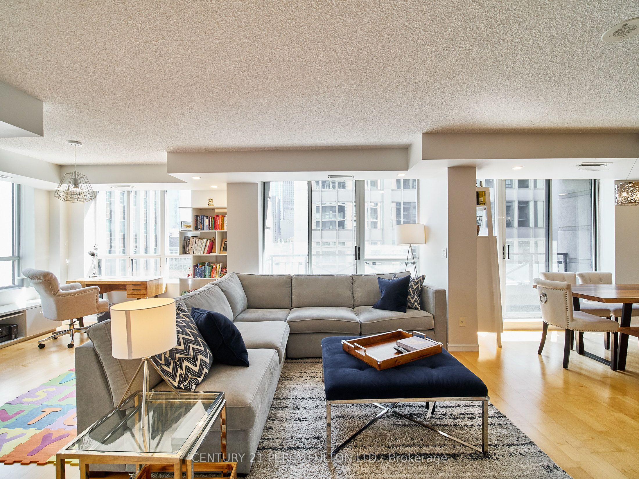 Unit 809 - 140 Simcoe Street, Toronto 5