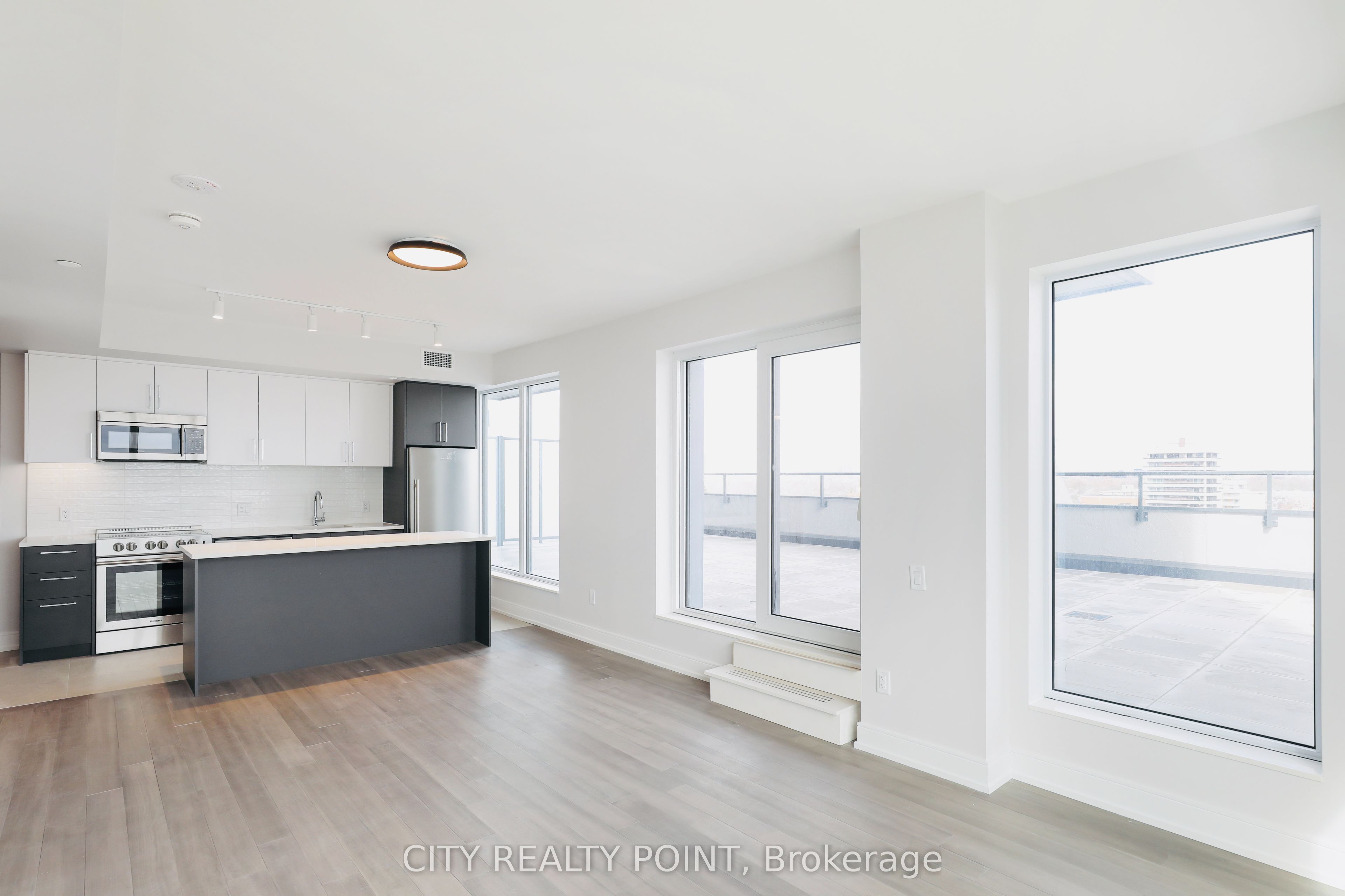 Unit 909 - 2525 Bathurst Street, Toronto 5