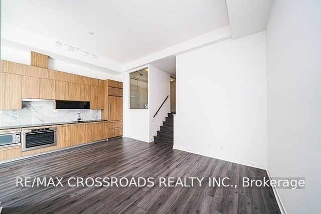 Unit 5 - 58 Queens Wharf Road, Toronto 4