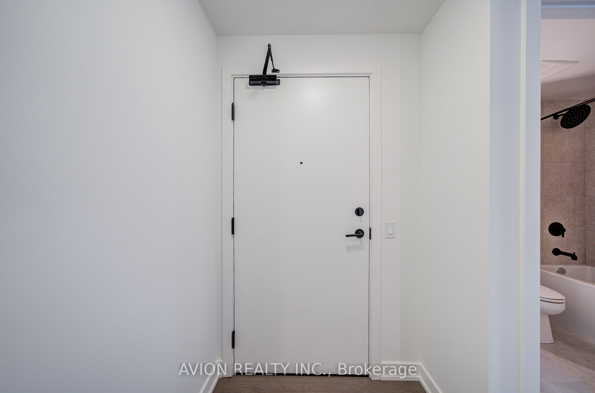 Unit 1016 - 89 MontClair Avenue, Toronto 4