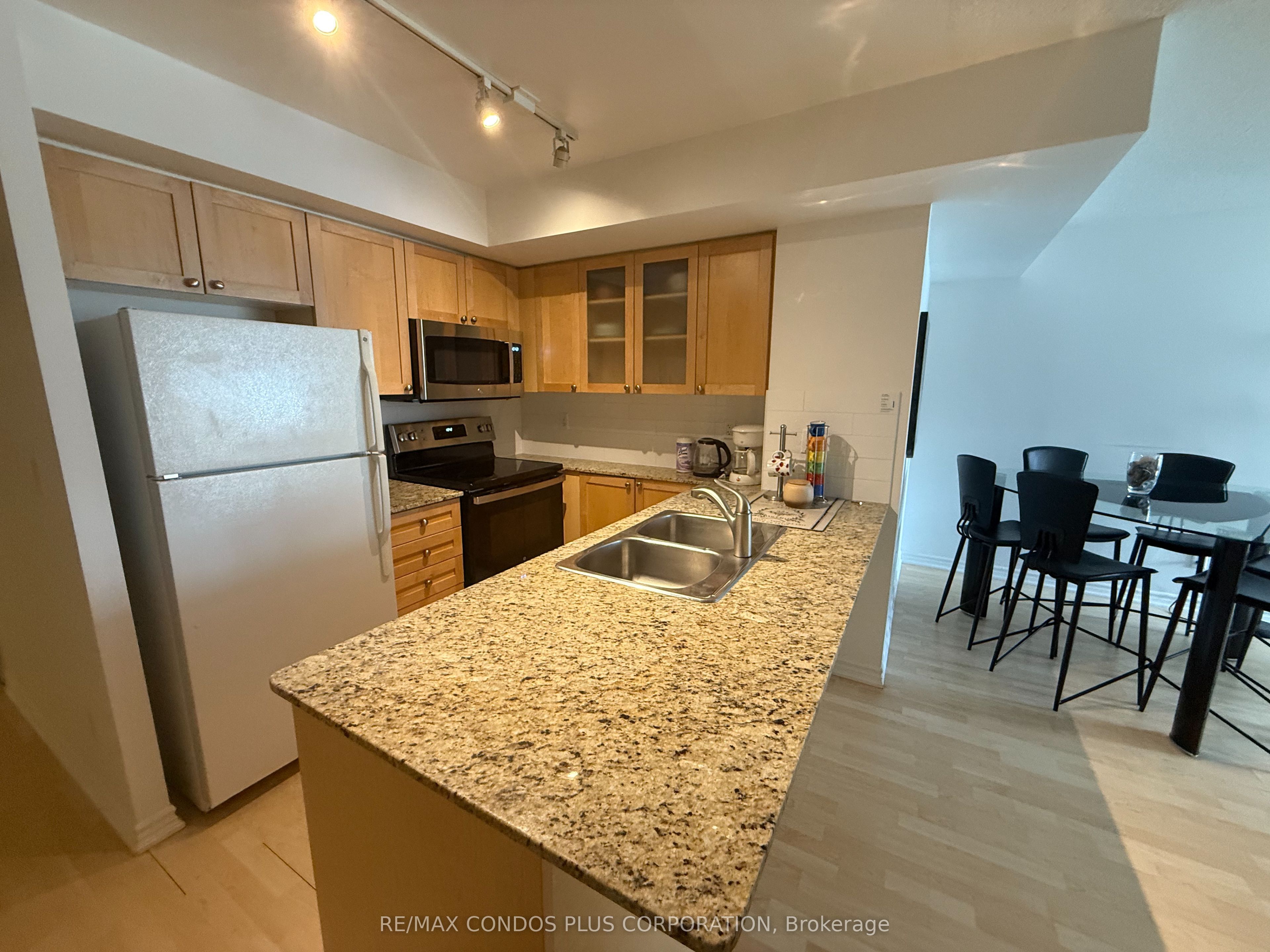 Unit 1402 - 761 Bay Street, Toronto 2