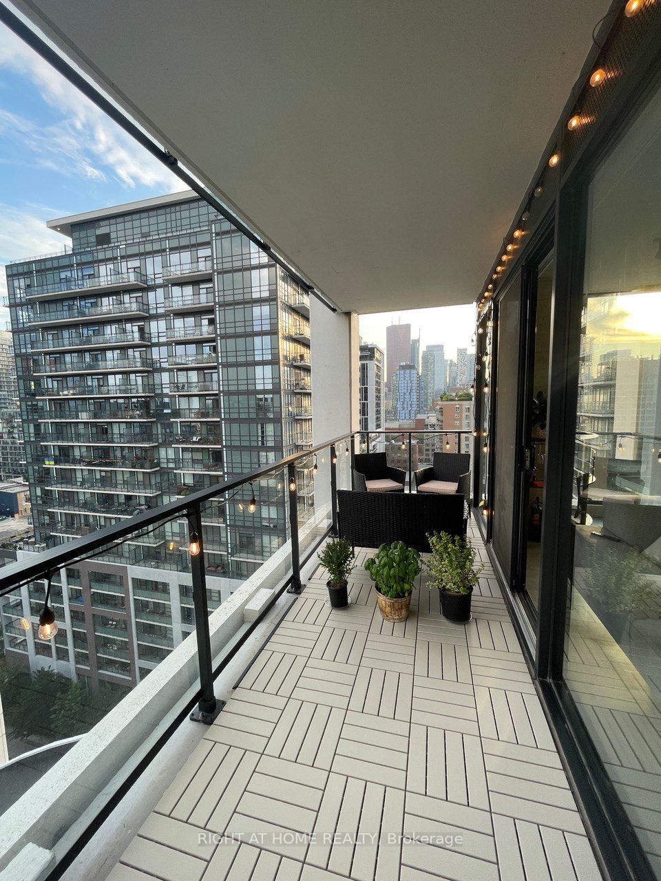 Unit 1308 - 55 Ontario Street, Toronto 4