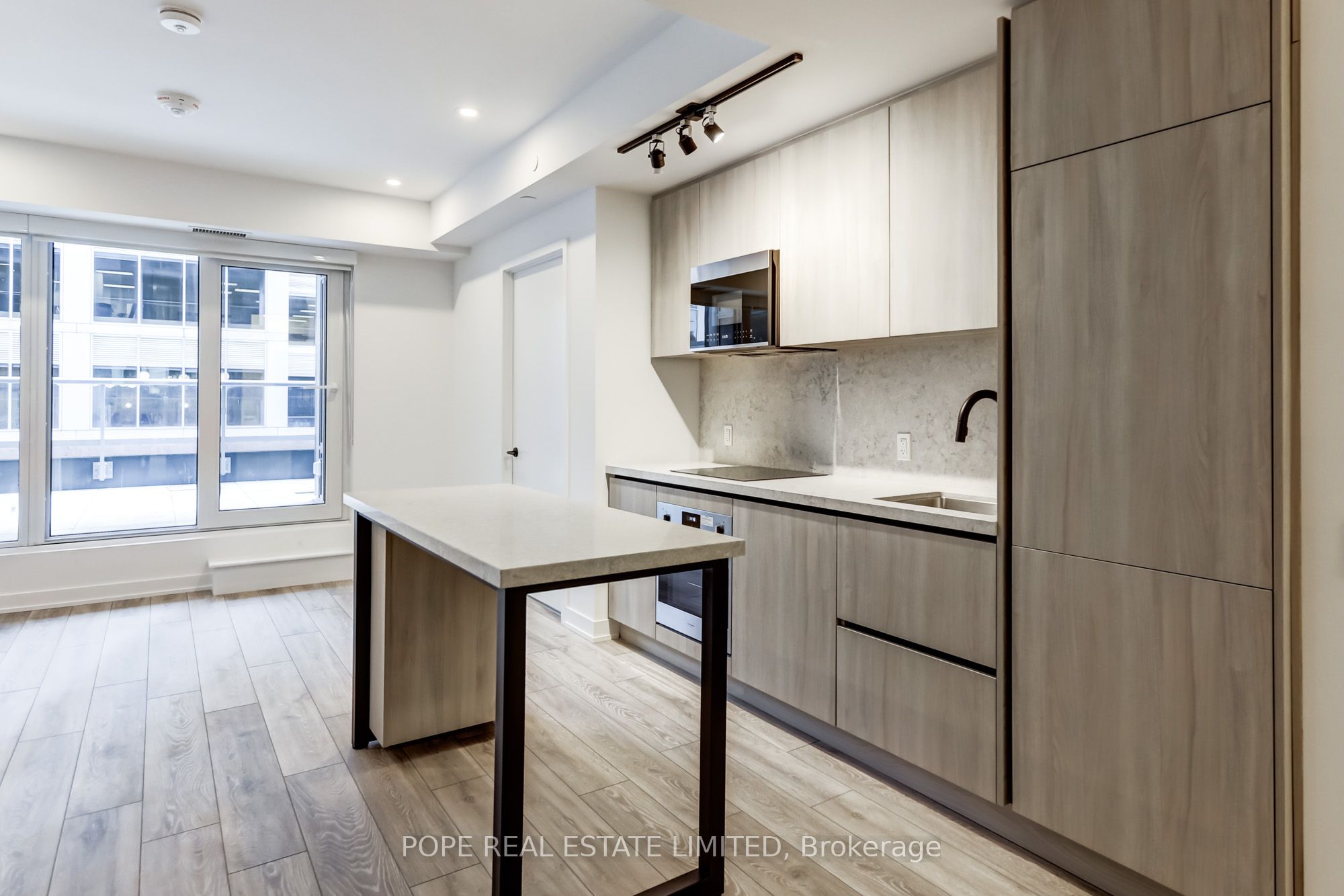 Unit 806 - 108 Peter Street, Toronto 2