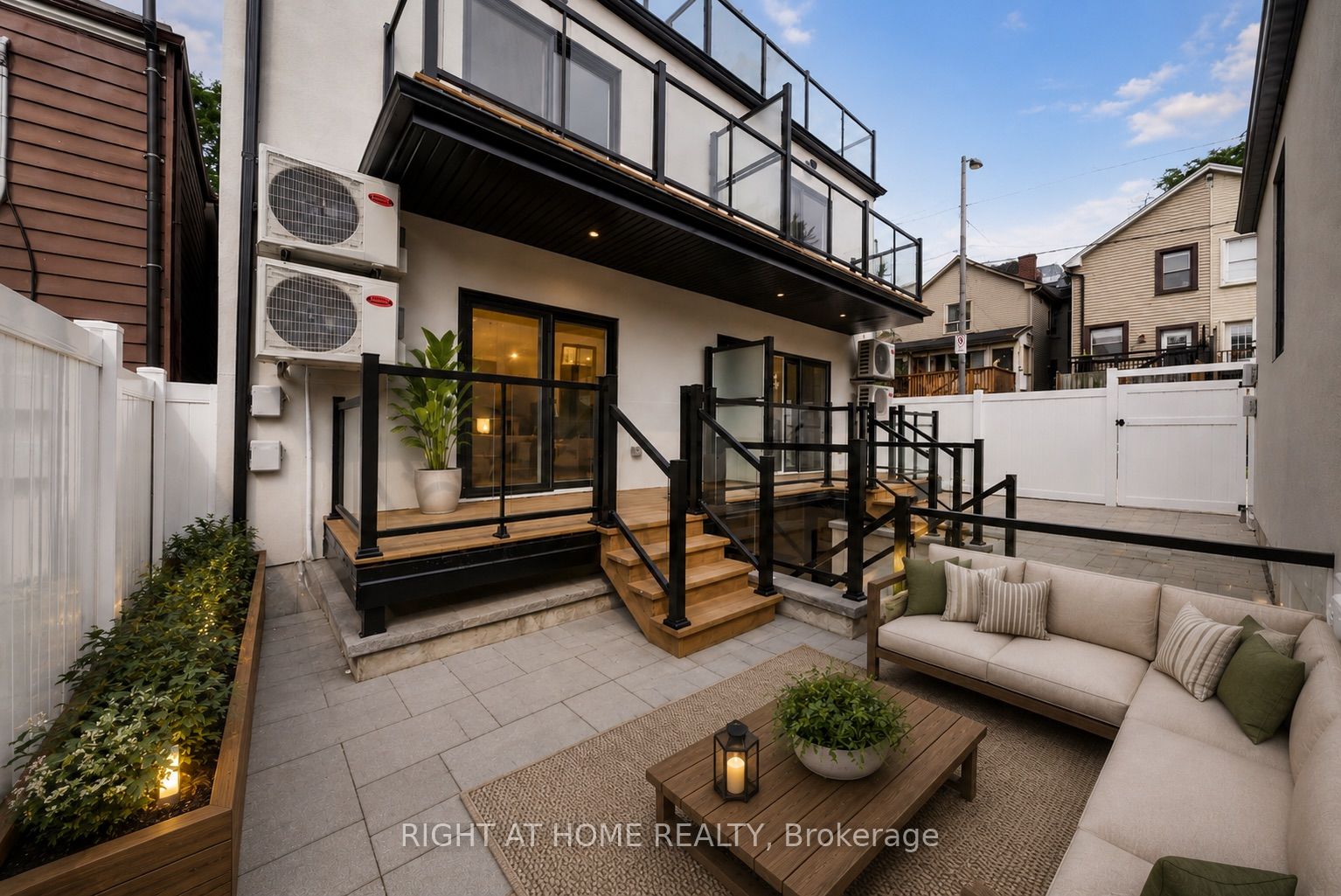 Unit 2 - 367 Howland Avenue, Toronto 4