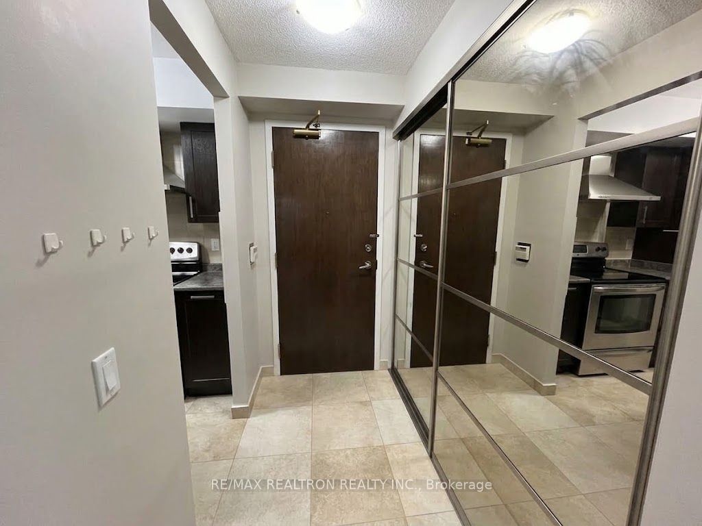 Unit 1811 - 238 Doris Avenue, North York 4