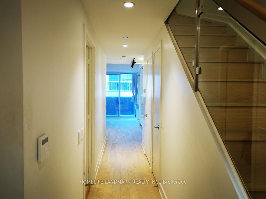 Unit 506 - 7 Grenville Street, Toronto 4