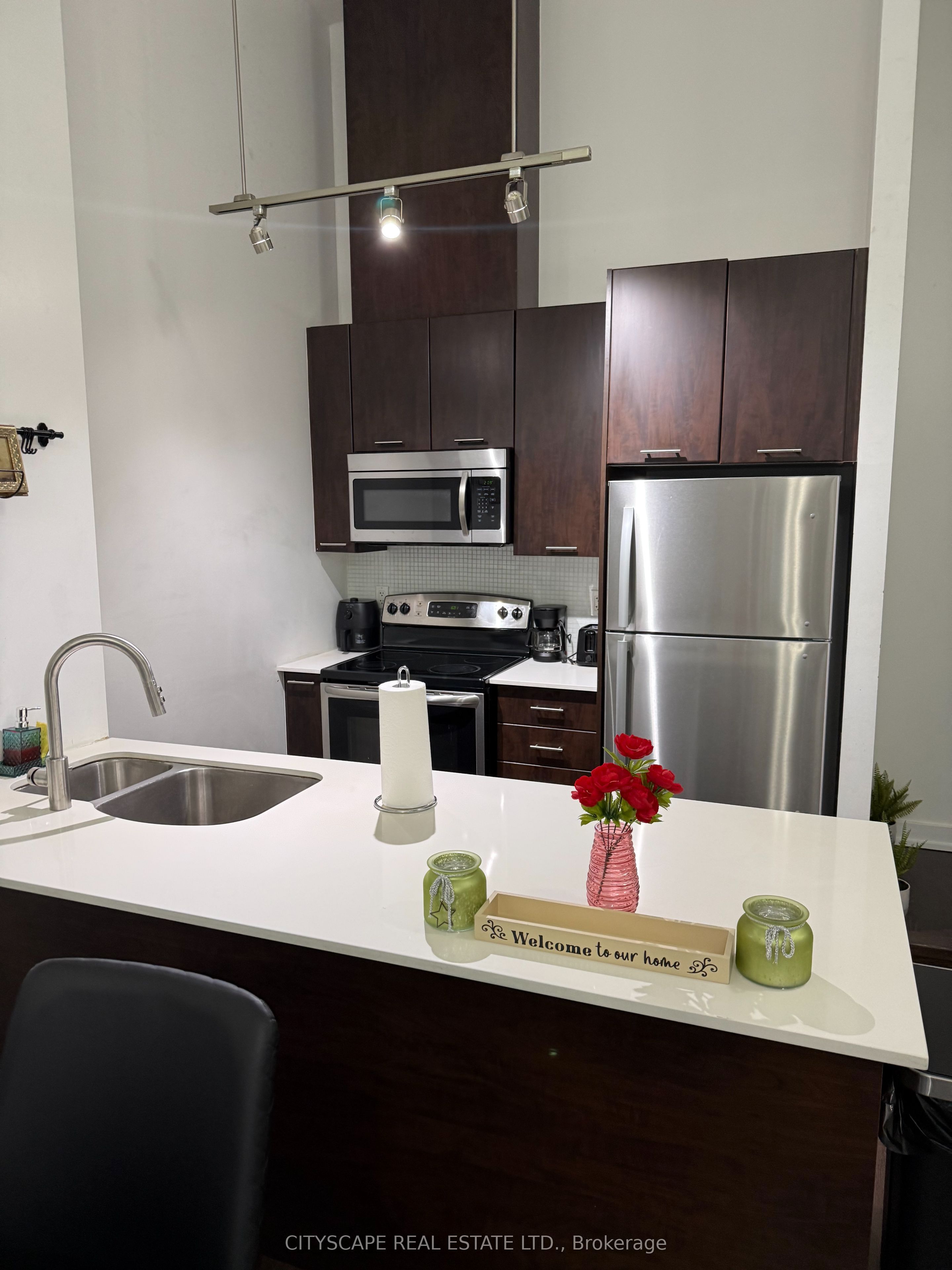 Unit 3 - 20 Bruyeres Mews, Toronto 4