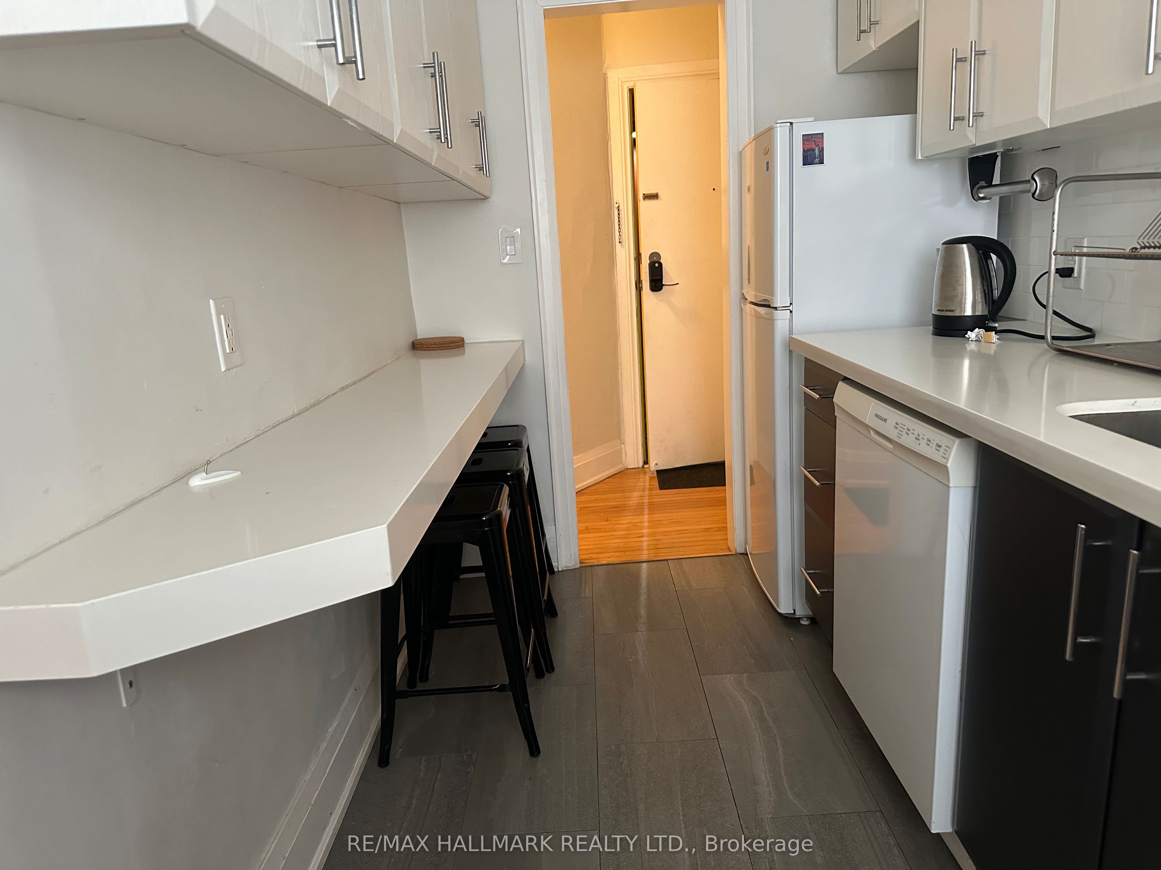 Unit 9 - 595 St Clair Avenue W, Toronto 3