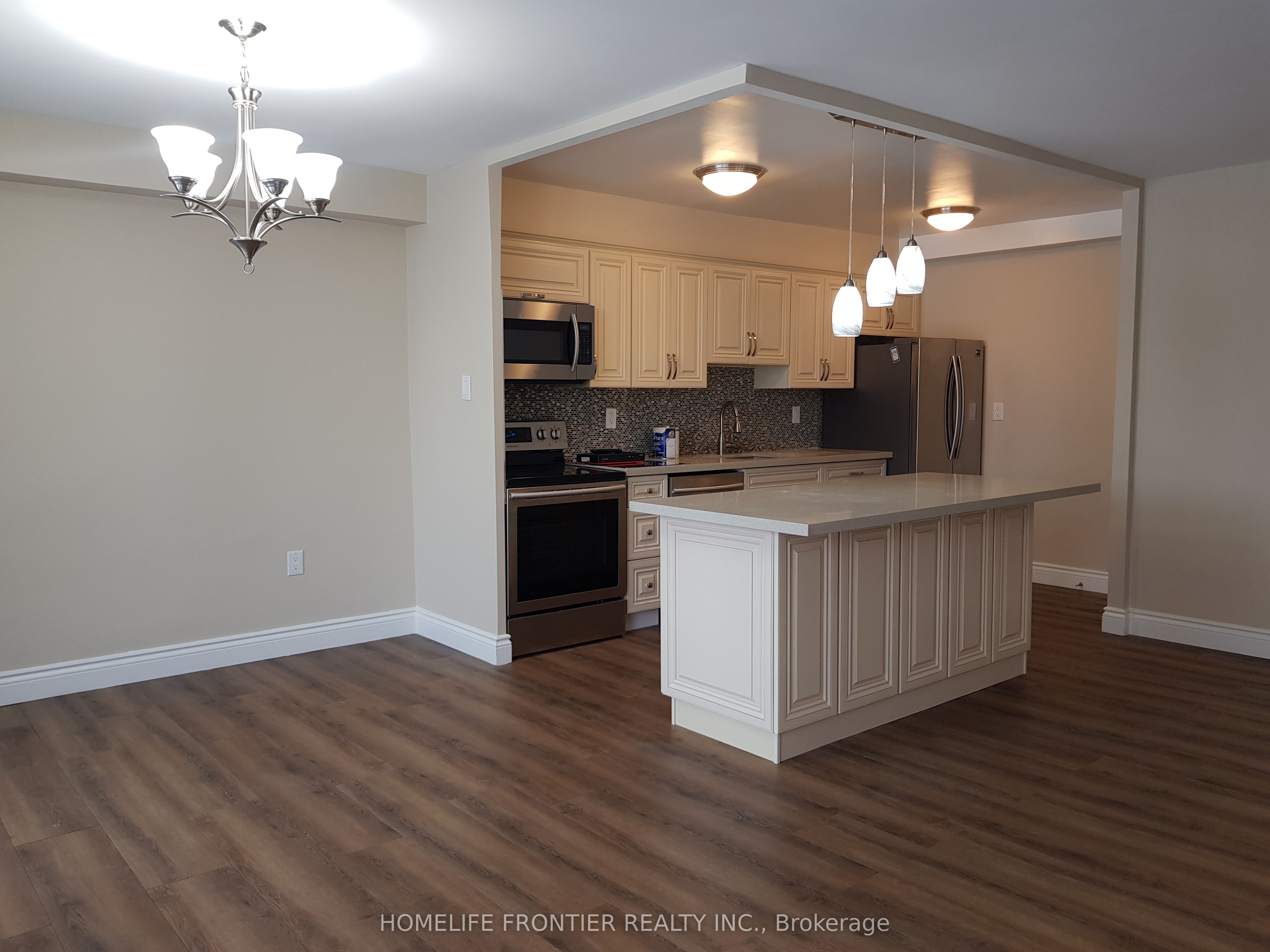 Unit 914 - 177 Linus Road, North York 5