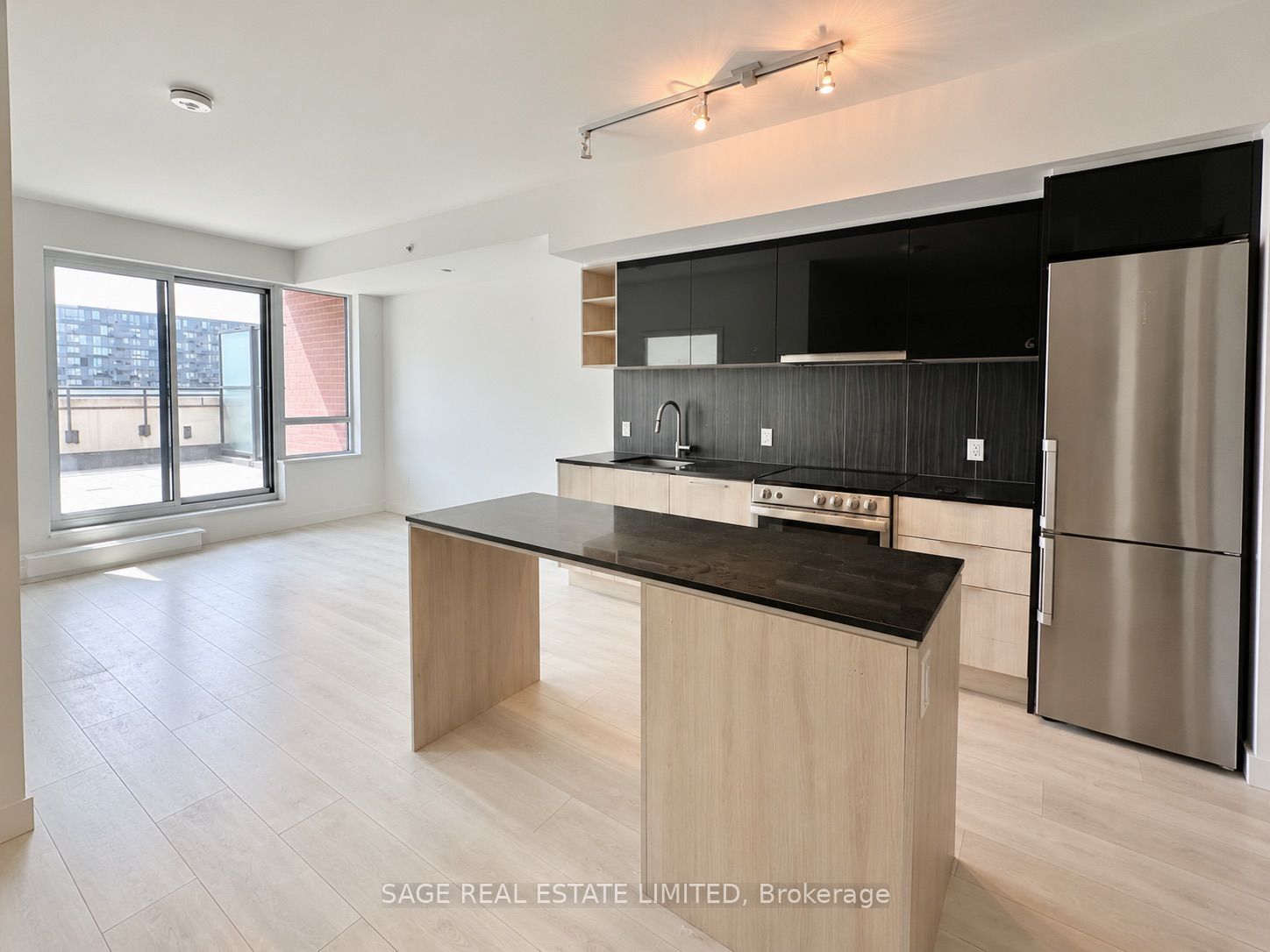 Unit 730 - 31 Tippett Road, North York 2