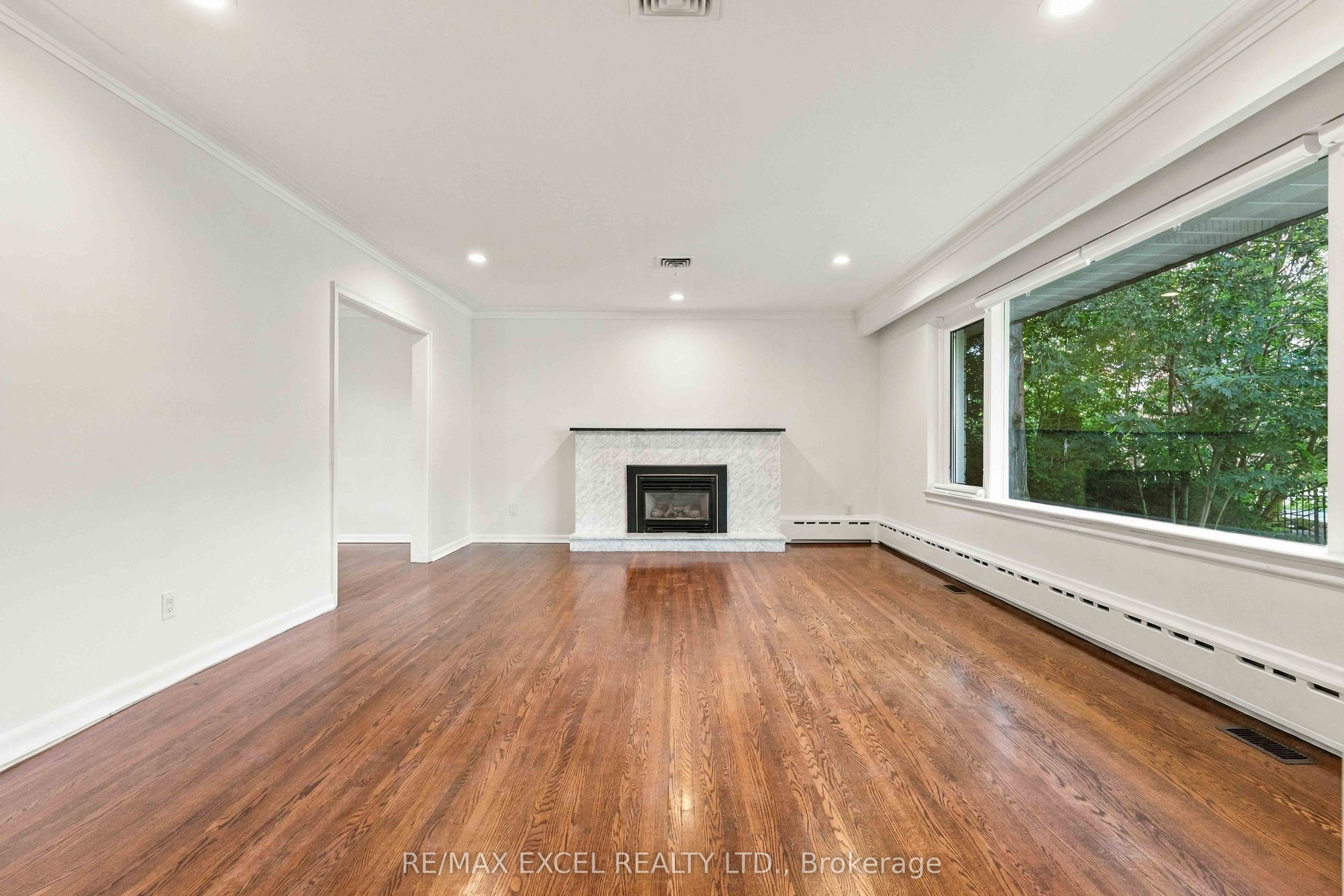 20 Oxbow Road, North York 5