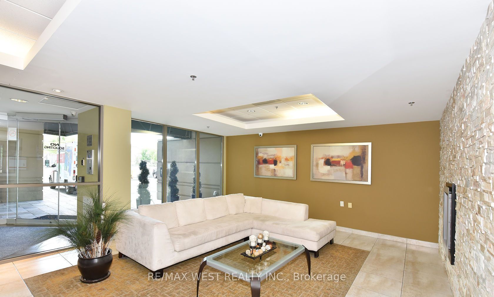 Unit 705 - 920 Sheppard Avenue W, North York 3